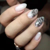 کاشت ناخن و اکستیشن مژه با تضمین