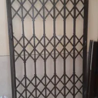 درب محافظ آکادرنی تمیز ومحکم