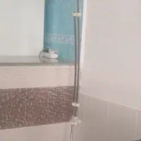 آباژور ایستاده