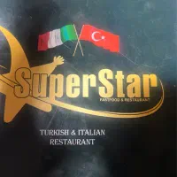اشپز (وسط کار پاستا زن کباب زن )