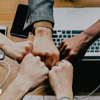 استخدام فروشنده خانم و آقا