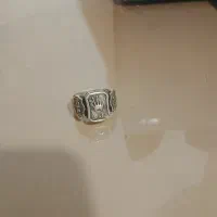 انگشتر با طرح تاج