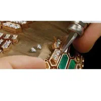 گوهرتراشی و فروش طلا و گوهرشناسی یاد بگیر