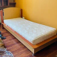 تخت خواب و میز آرایش