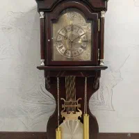 ساعت دیواری چوبی کلاسیک پاندول دار در حد نو