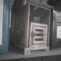قفس چوبی بزرگ