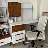 میز تحریر و صندلی و کمد کتابخانه