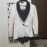 کت زنانه با قیمت مناسب بفروش میرسد