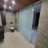 شیشه سکوریت و درب برقی شرایط چک