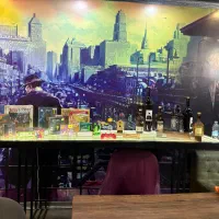 میز بار کافه ای خاص شیک میز شیشه ای میز اینه ای