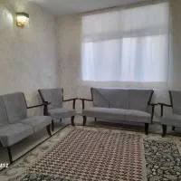 مبل هفت نفره با میز عسلی مربع بزرگ