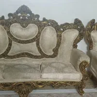 فروش یک دست مبل ۷نفره با ویترین ومیز عسلی