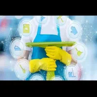 خانوم برای نظافت