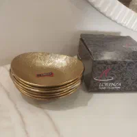 یک دست ظرف طلایی با جعبه