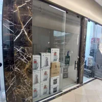 اجاره مغازه نو ساز.بر خیابان. داخل پاساژ