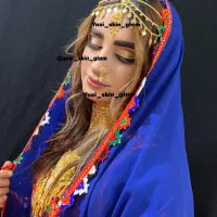 مدل میکاپ برای تکمیل البوم کاری
