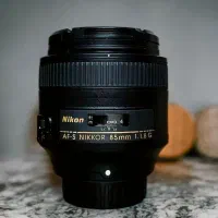 لنز نیکون 85mm f1.8