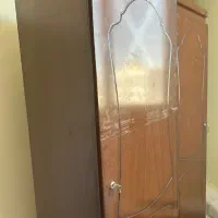 دو عدد کمد چوبی در حد نو و کتابخانه