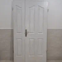 درب چوبی همراه چارچوب و قفل