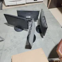 تعدادی قطعات کامپیوتر