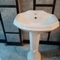 دو عدد روشویی در حد نو همراه با یک عدد شیرآلات