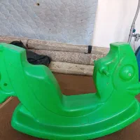تعدادی وسایل منزل و اسباب بازی کودک