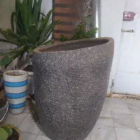 گلدان بزرگ طوسی رنگ زیبا