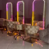 نیازمند ناخنکار و رنگ کار در سالن زیبایی