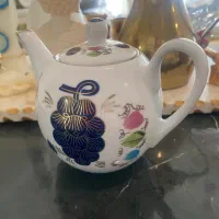 قوری قدیمی پرسلین