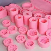 نیروی کار خانم قالب ساز حرفه ای