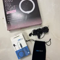 میکروفون و رینگ لایت