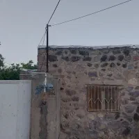 خانه باغی با دو ساختمان
