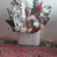 گل مصنوعی با گلدان