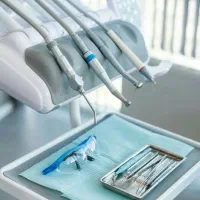 استخدام دستیار دندان پزشکی