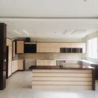 ۹۰ متر / ابتدای فرامرز / همکف جنوبی