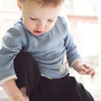 پرستار از نوزاد ده ماهه در منزل