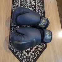 دستکش بوکس سایز 12 همراه زانوبند و لباس