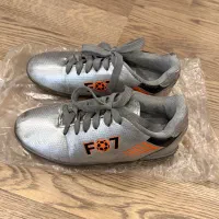 کفش فوتبالی