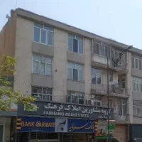 75متر ولیعصر جنب مترو جهاد