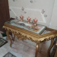 کنسول طلایی شیک
