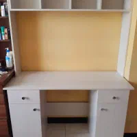 میز تحریر با کتابخانه
