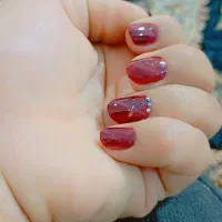خدمات کاشت ناخن