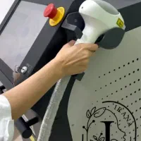 مرکز لیزر و فیشال پوست