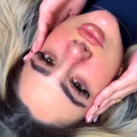 آموزش و خدمات اکستشن مژه