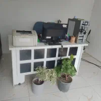 یک نفر منشی یا حسابداری