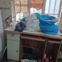 میز کامپیوتر و پشتی