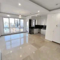 70-متر-نوساز-لو-کس-سالن-پرده-خور-خطی-رو-به-نما