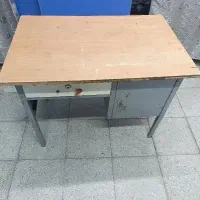 میز تحریر فلزی