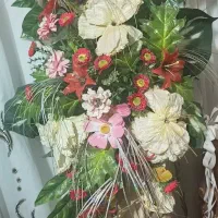 گل بزرگ کنار سالنی