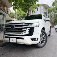 لندکروز سری ۳۰۰ مشابه صفر زیر قیمت فوری